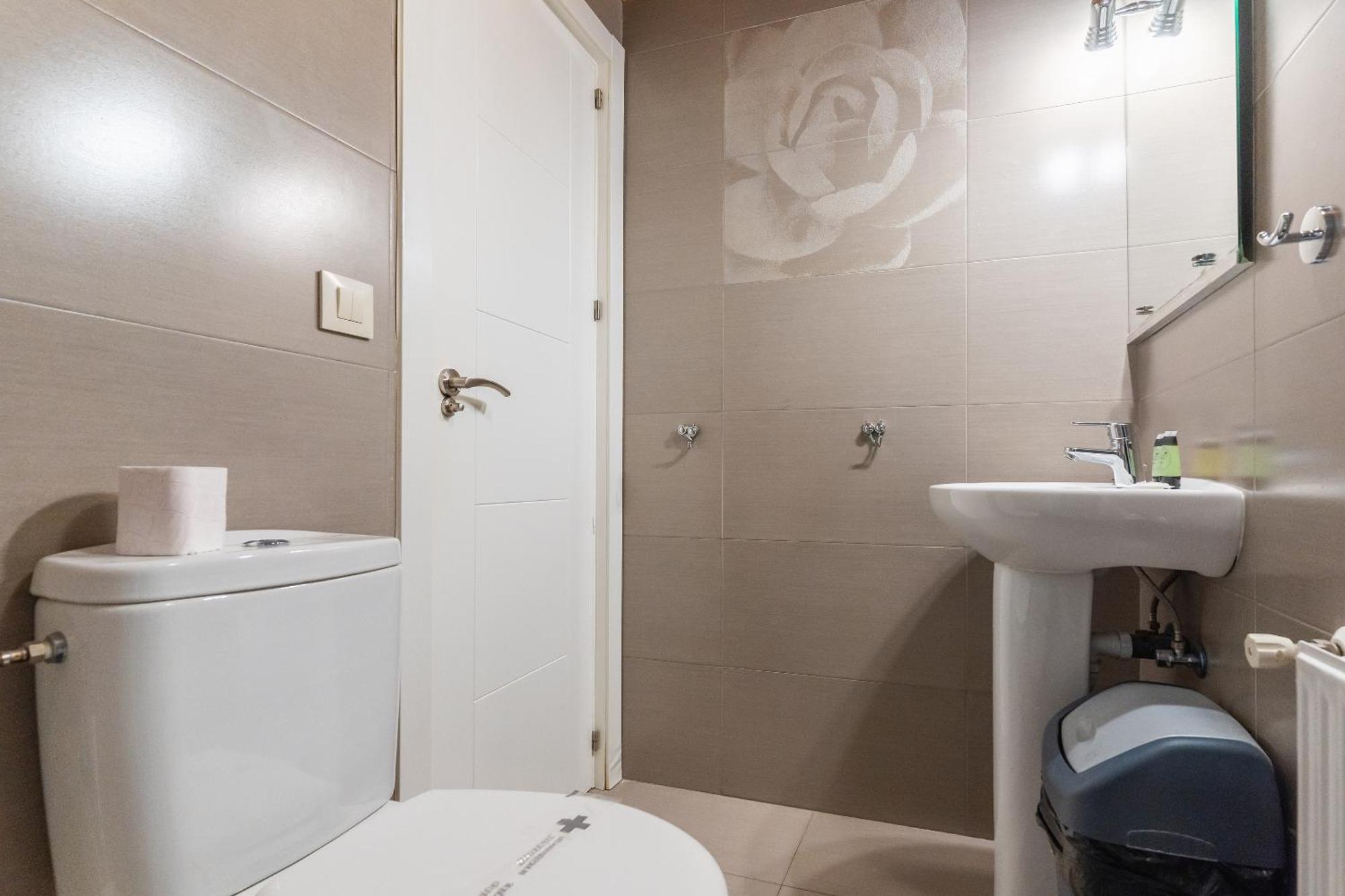 2 Bedrooms 1,5Bathrooms Furnished - Sol - Bright & Functional - Mintystay Madrid Buitenkant foto
